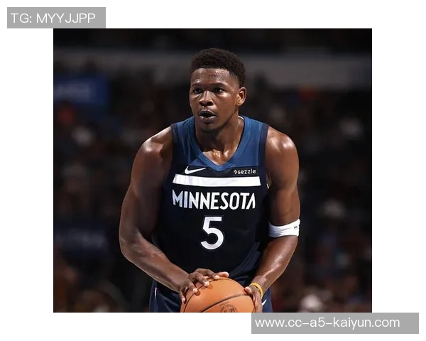 爱德华兹成为NBA历史首位25岁前投进1200三分球的球员