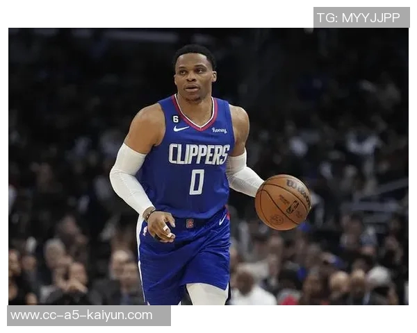 迪林厄姆谈季前赛目标强调降低失误提升助攻率及命中率