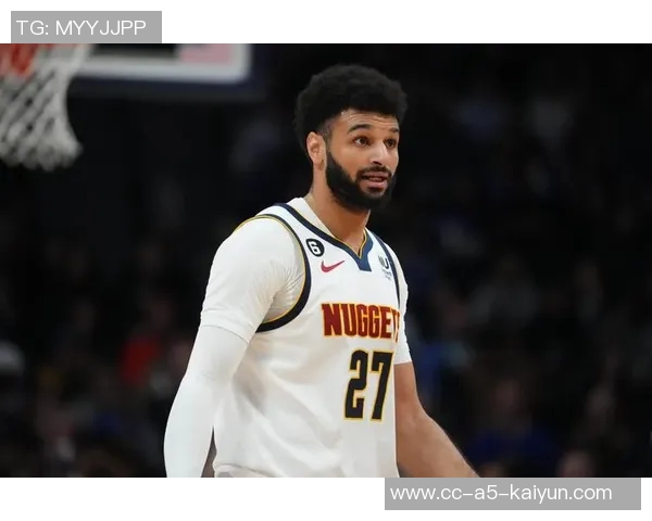 穆雷半场表现起伏首节独得8分次节仅得2次出手手感尚可但仍需提升 穆雷半场表现起伏首节独得8分次节仅得2次出手手感尚可但仍需提升