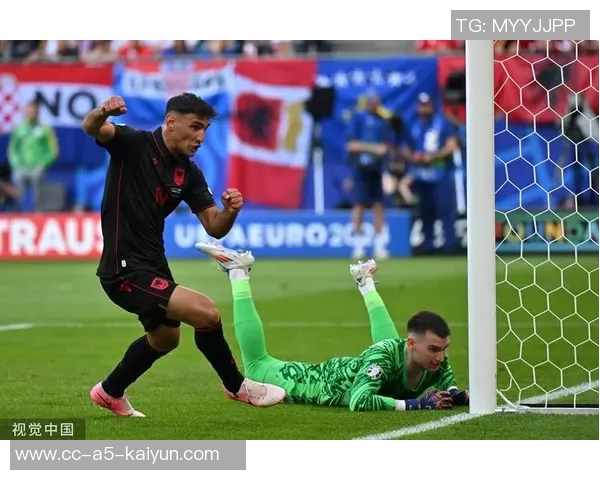 多特蒙德遭汉堡绝平柯尼希斯多费尔97分钟头球扳平比分